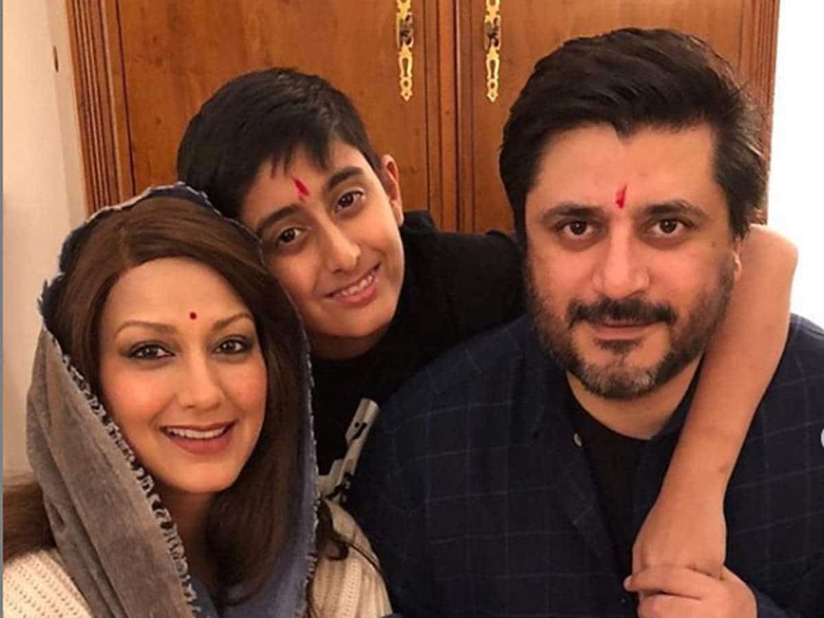 Sonali Bendre with her family