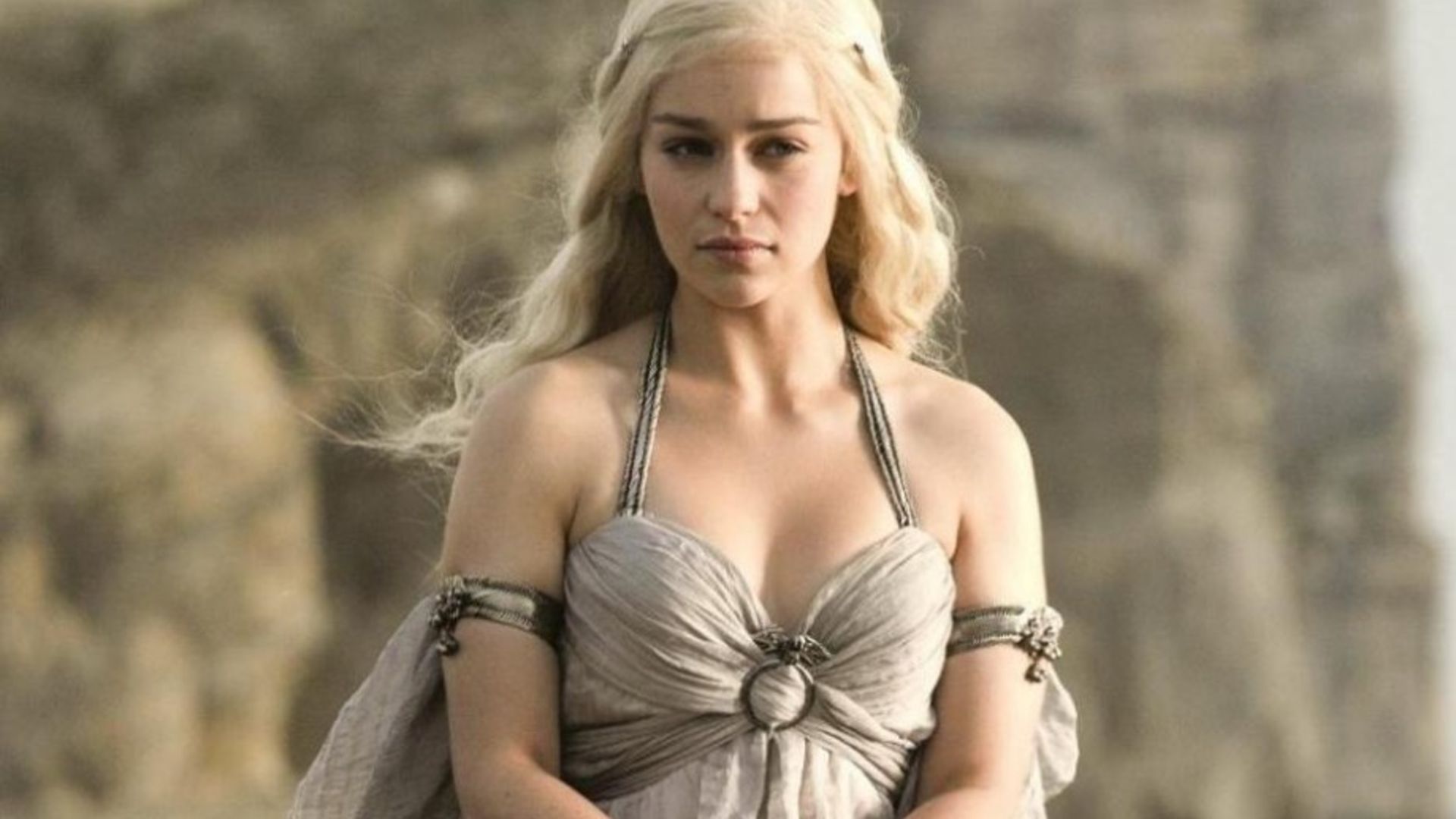 Emilia Clarke Biography