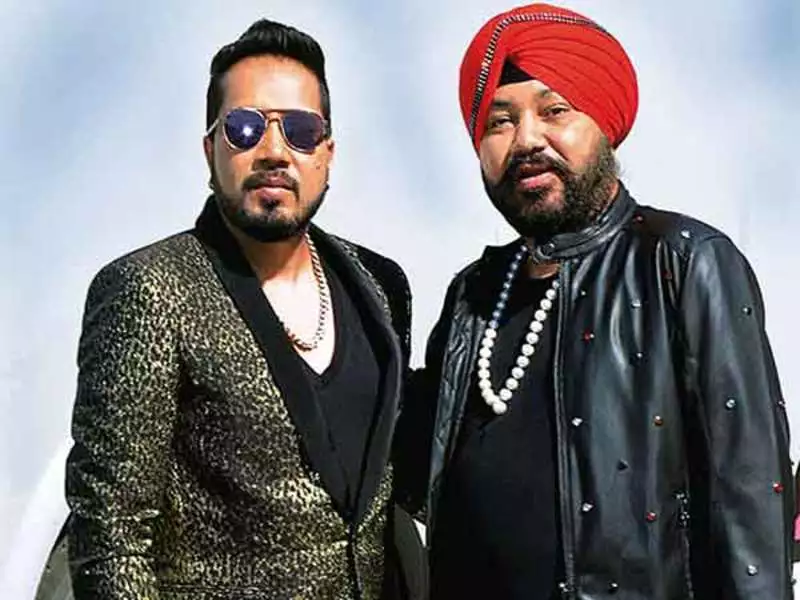 Mika Singh with his brother