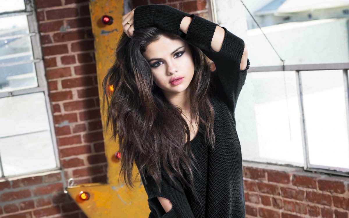 Selena Gomez Biography