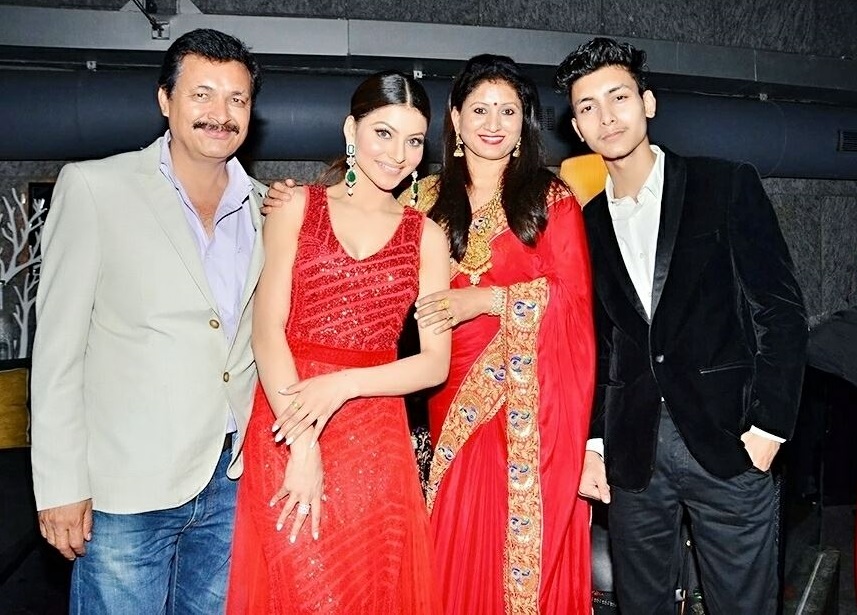 Urvashi Rautela with her Family