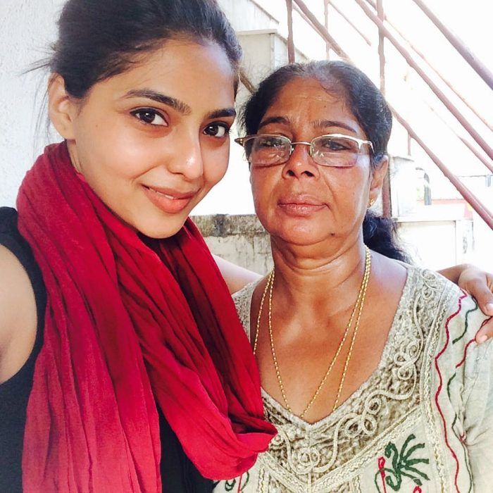 Aishwarya Lekshmi with her Mother