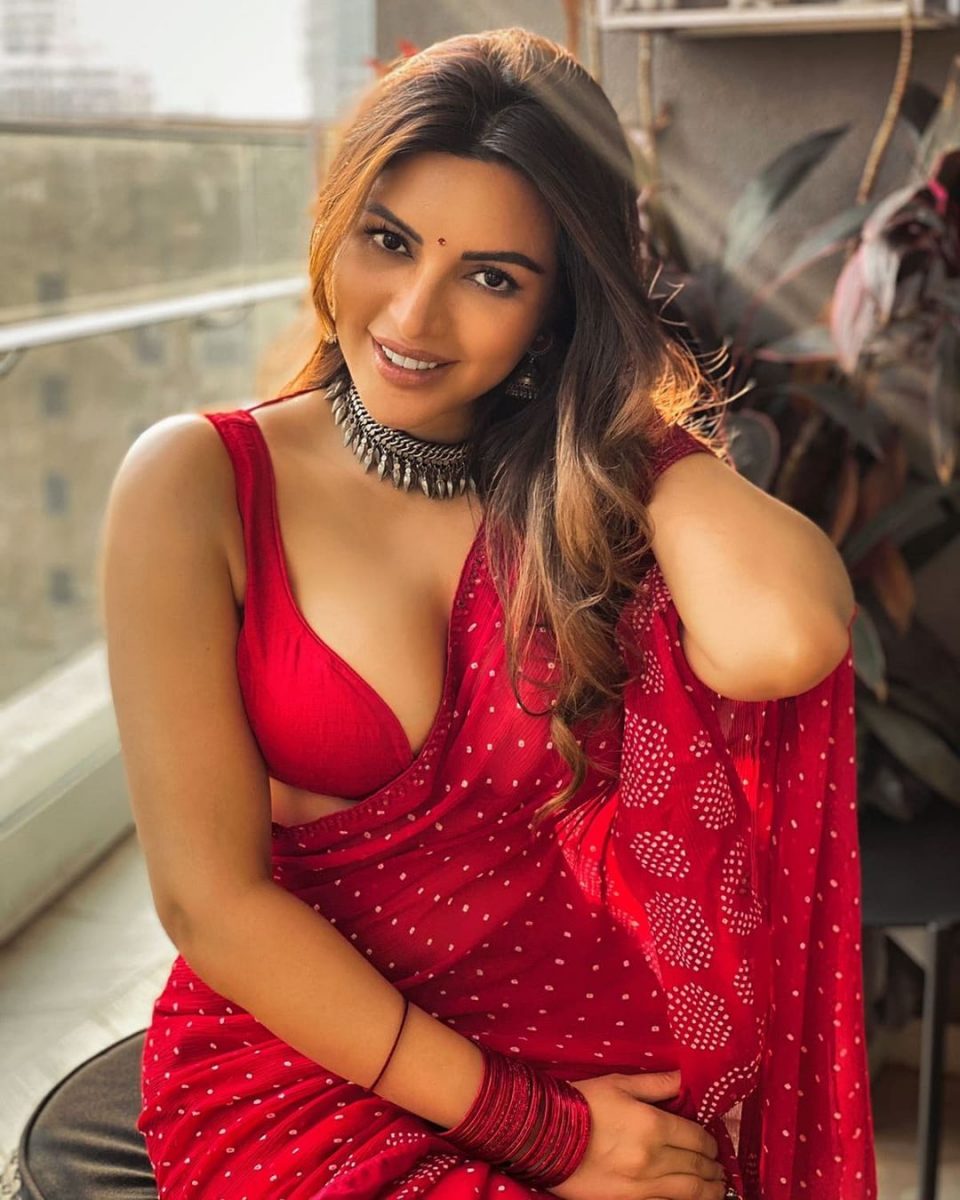 Shama Sikander Biography