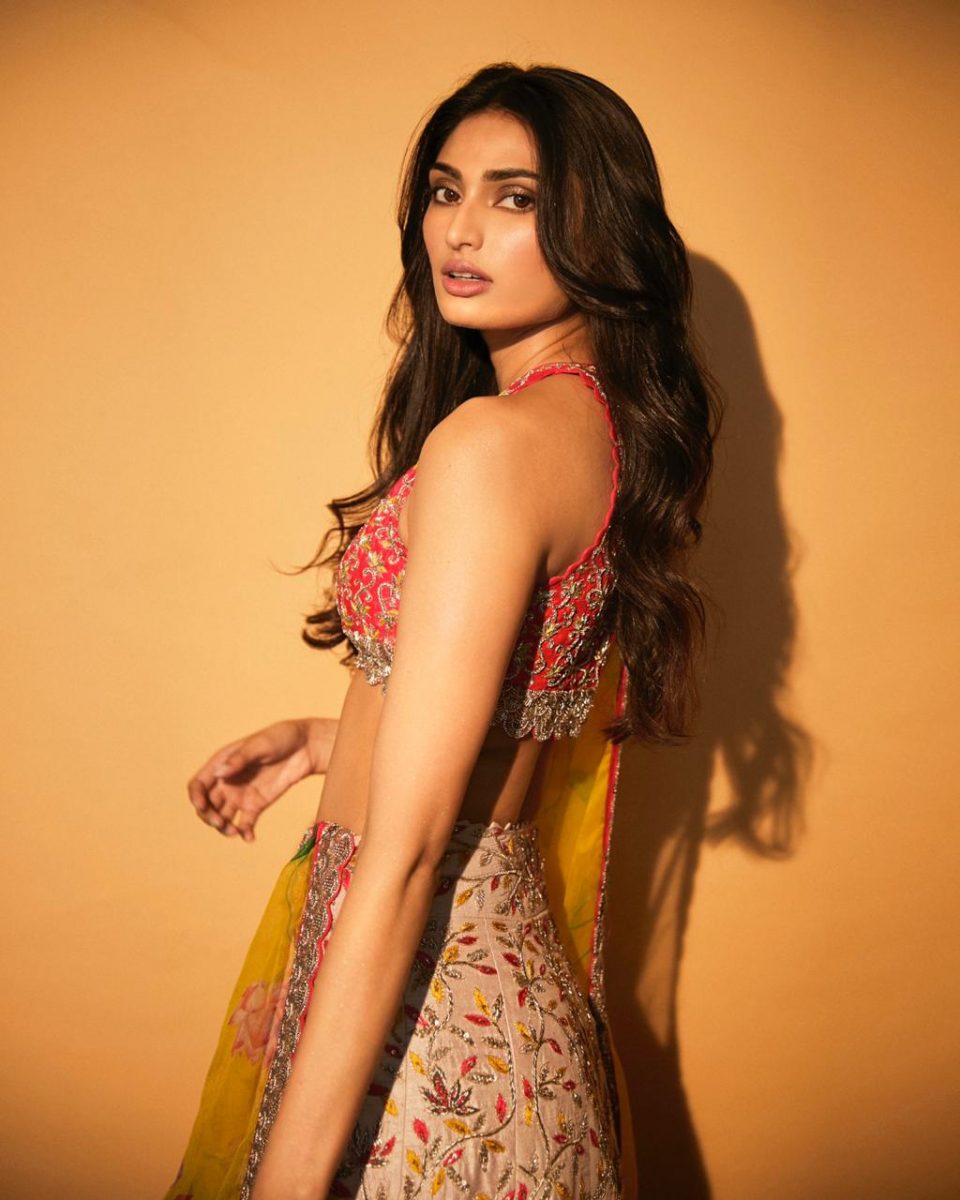 Athiya Shetty Biography