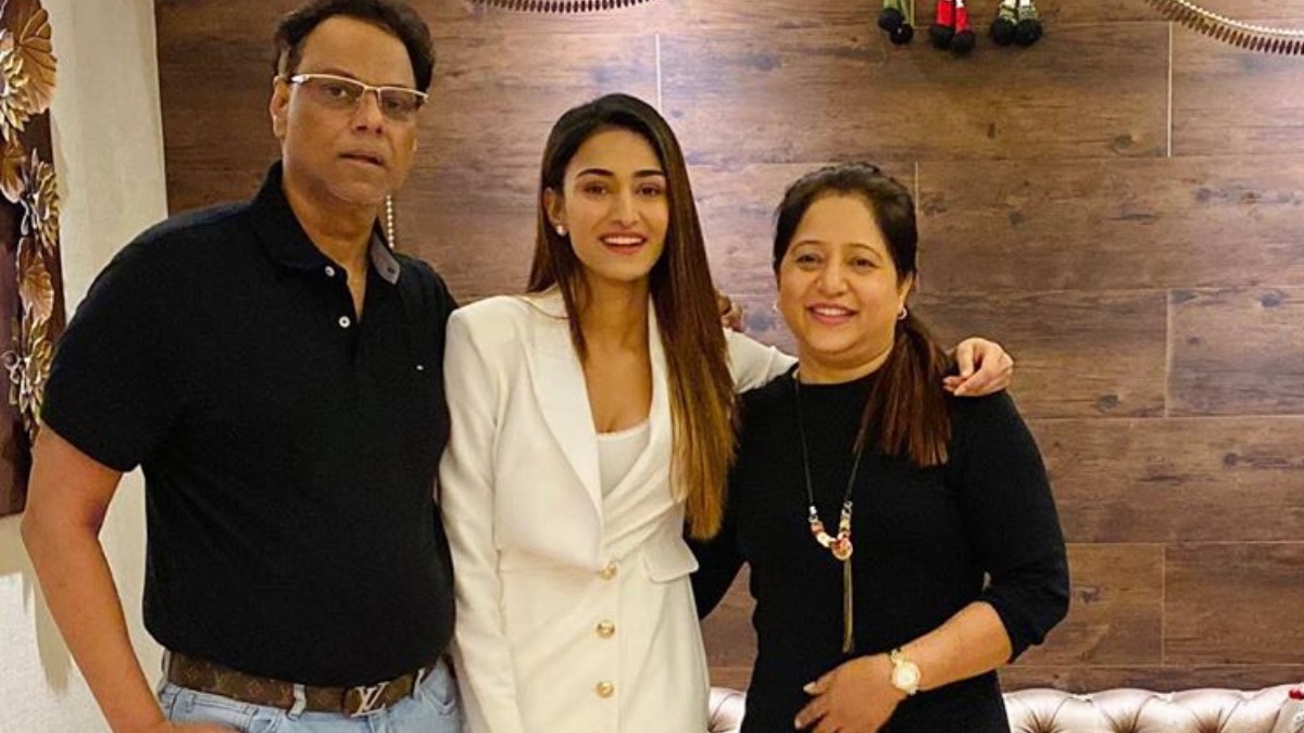 Erica_Fernandes with her Parents