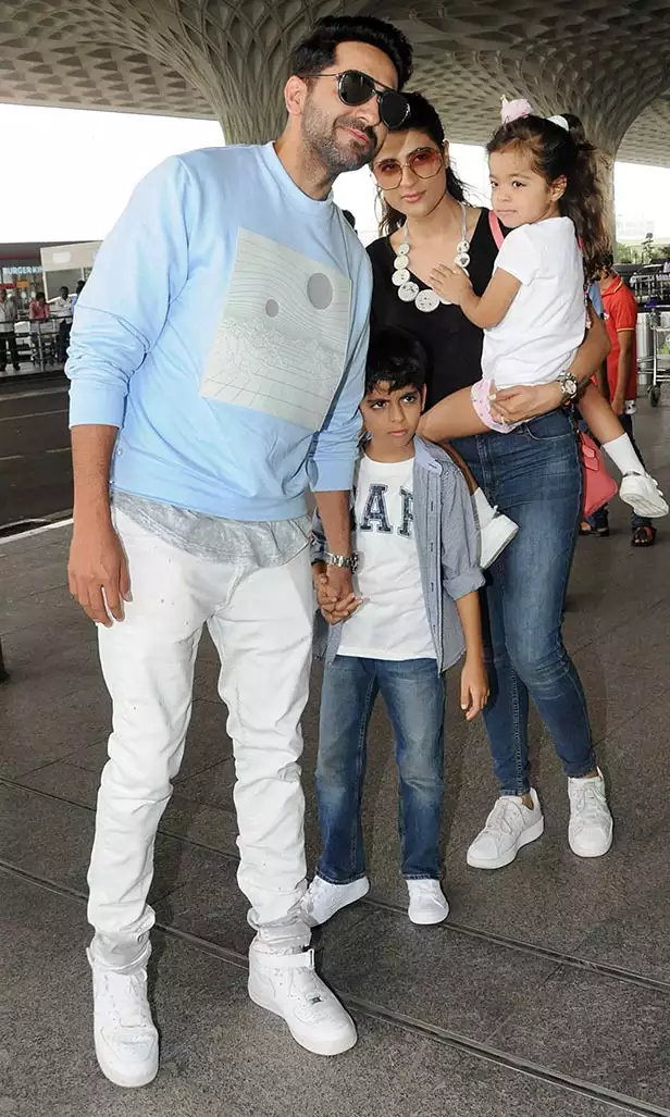 Ayushmann_Khurrana with His Family