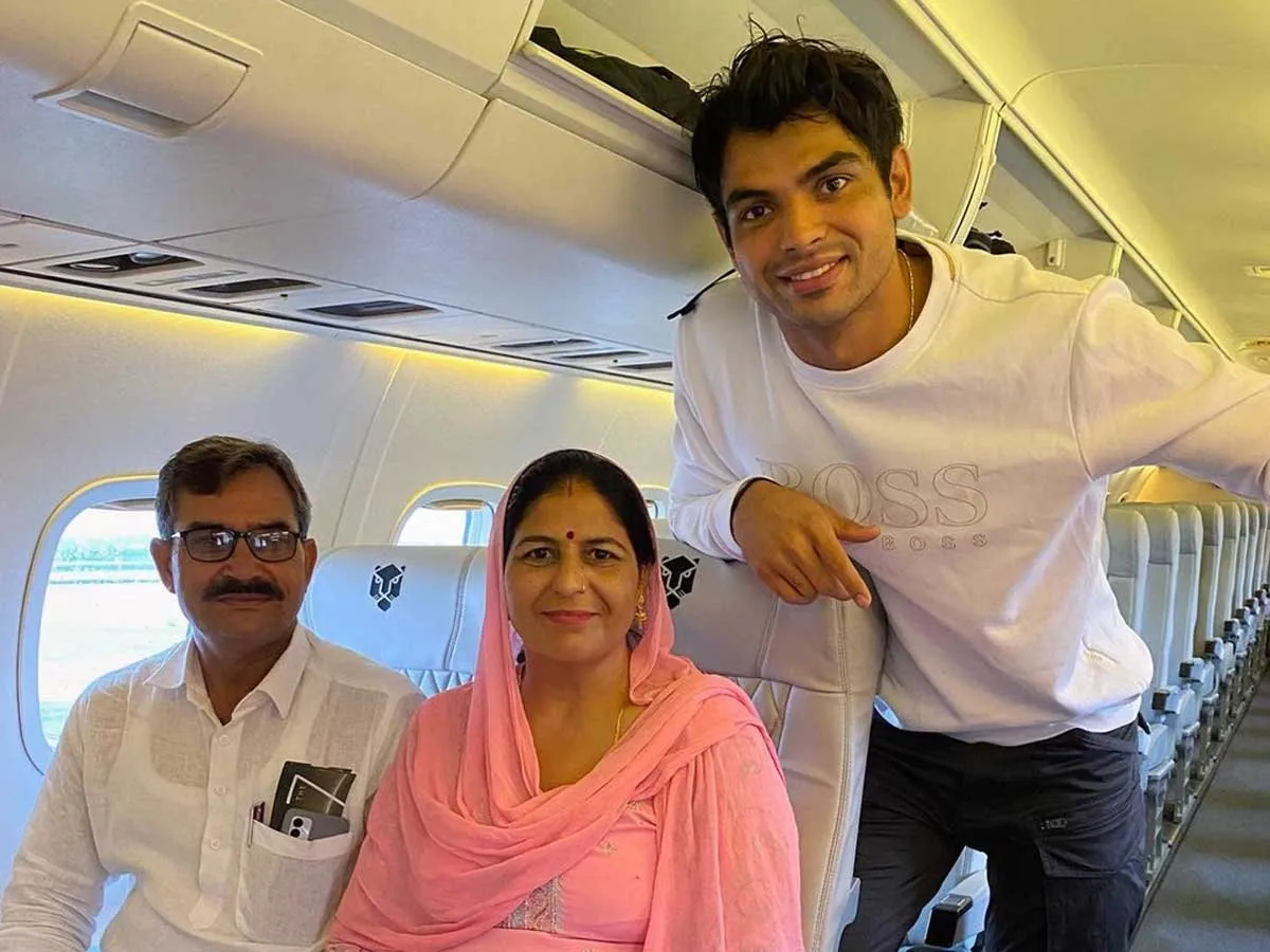 Neeraj_Chopra with his Parents