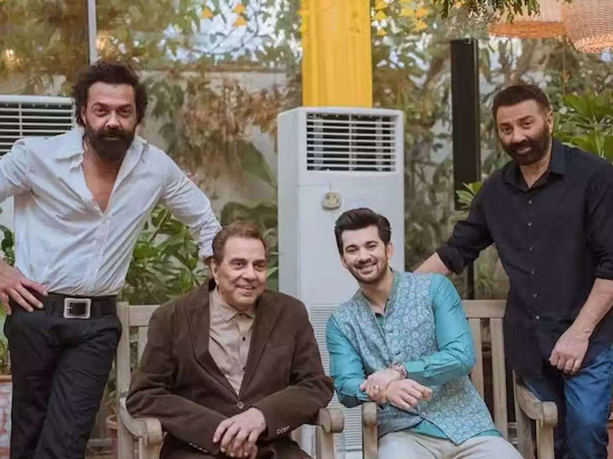 Bobby_Deol with his Family