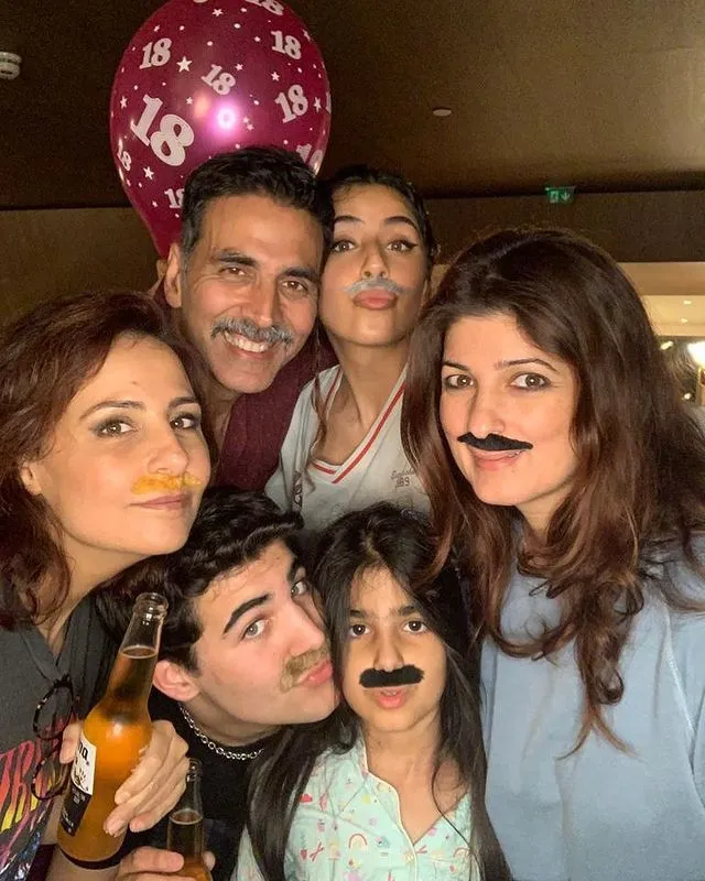 Twinkle_Khanna with her Family