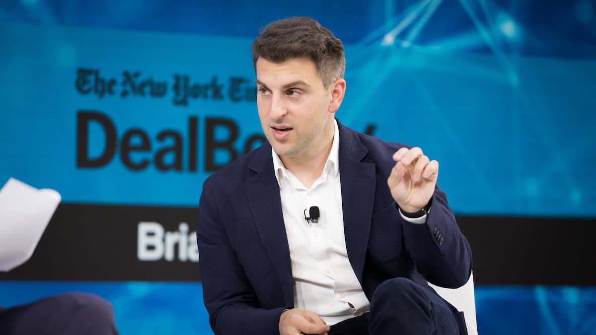 When Airbnb CEO shared customer's 'ghost refund' story