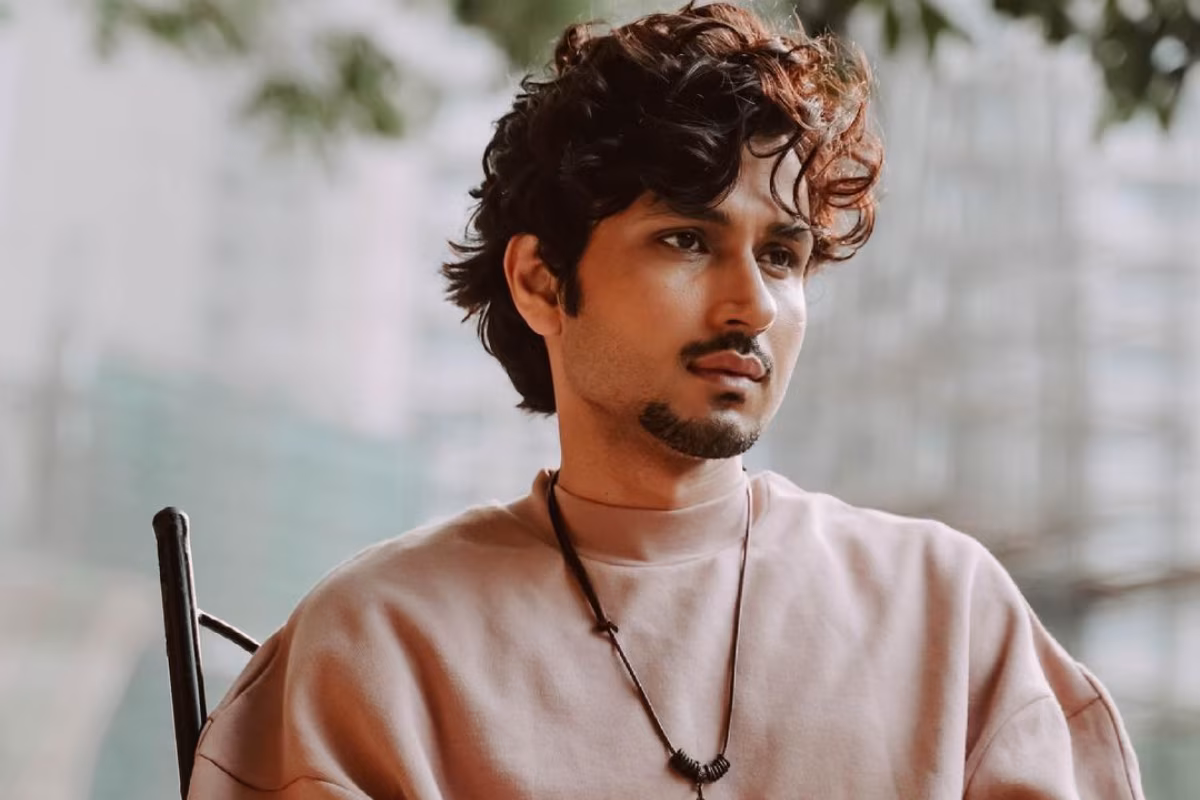 Amol Parashar Biography